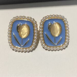 🌷GoldTone Purple Resin Tulip Pearl Post back Earrings 💜